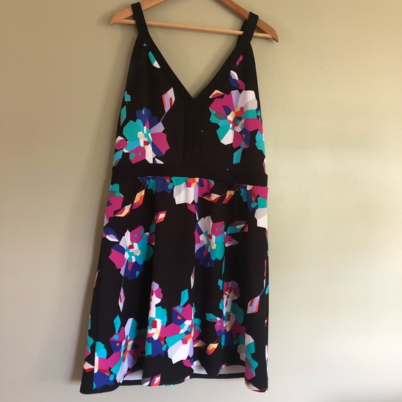 Nicole by Nicole Miller Dresses & Skirts - Nicole Miller geometric floral cocktail dress
